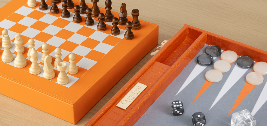 Backgammon vs Échecs : quel jeu de stratégie choisir pour les passionnés de luxe et de réflexion ?
