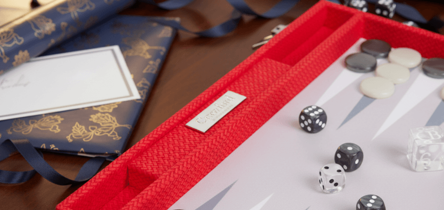 Le backgammon : le cadeau parfait pour les amateurs d’élégance et de stratégie